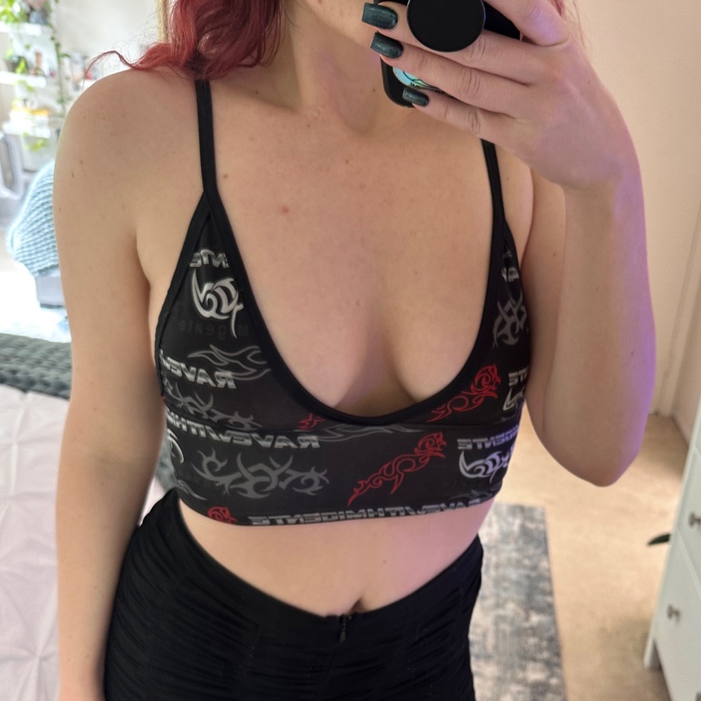 Black rave with mi gente crop top